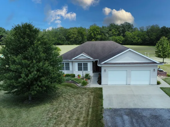 1646 N 2050 East Rd, Watseka, IL 60970