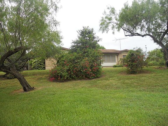 4th image of 2816 Hackberry Ln