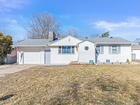 2235 Floral Dr, White Bear Lake, MN 55110