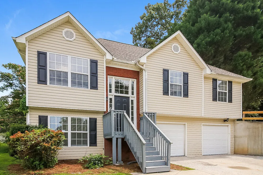 3 bed, 2.5 bath, 1267 sqft, $2,015 — Photo 4