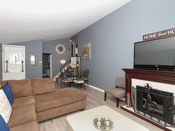 4th image of 1212 Sacramento Dr