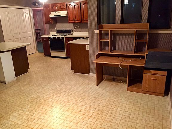 4th image of 716 Bluewater Dr