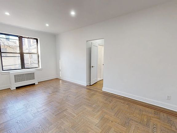 4th image of 1862 E 14th St APT 2G