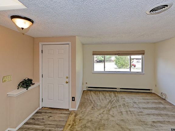3rd image of 8A Woodbine Dr