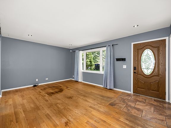 2nd image of 28W521 Donald Ave