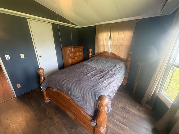 4th image of 216 Cardinal Dr