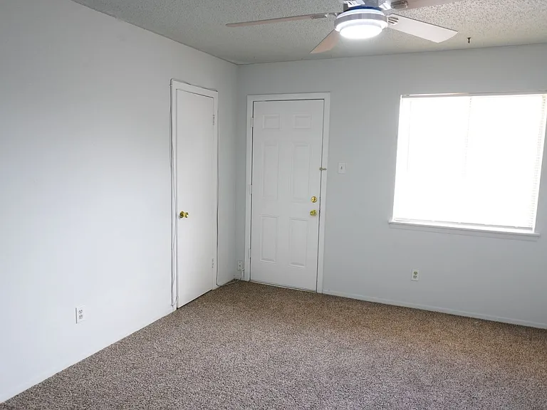 6625 Escondido Dr — Photo 11