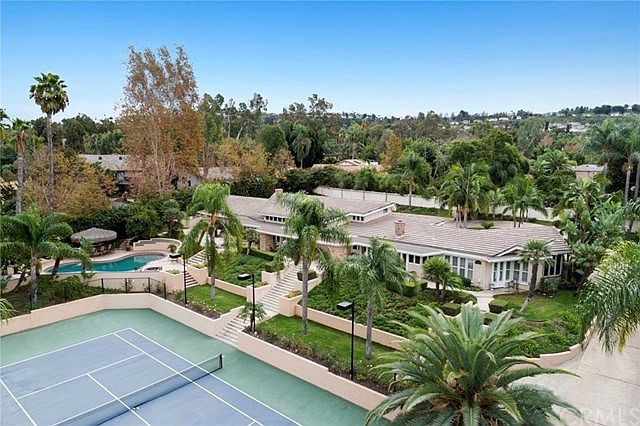 1st image of 4520 E Cerro Vista Dr