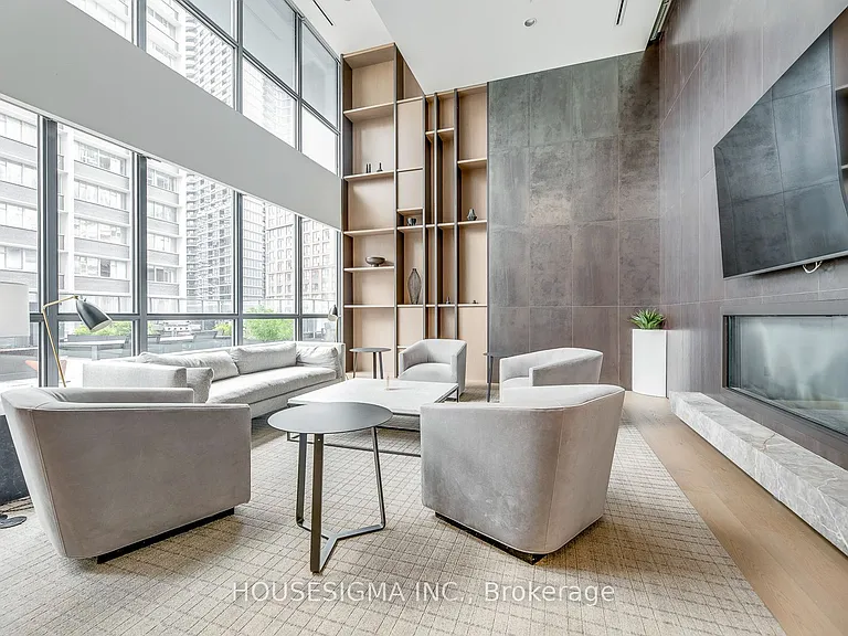 7 Grenville St #901 — Photo 10