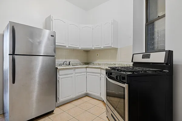 Rented by MNS | media 2