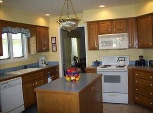 5966 SW 30th Ter, Topeka, KS 66614