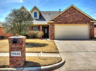 19433 Currant Dr, Edmond, OK 73012