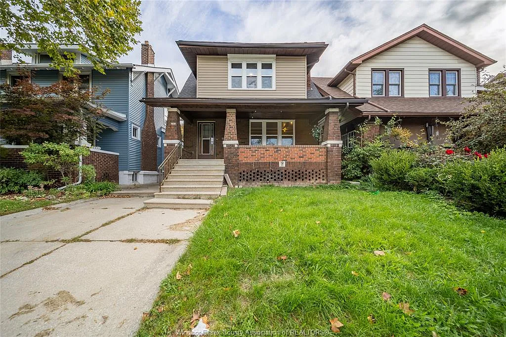 3 bed, $2,300 — Photo 1