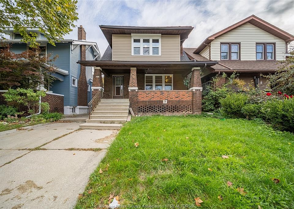 1st image of 1076 Dougall Ave