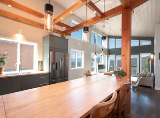 897 Rivendell Dr, Bowen Island, BC V0N 1G2