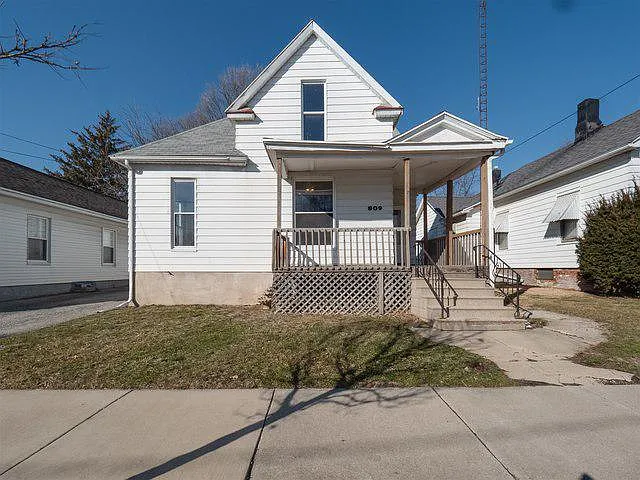 809 W Olive St photo 1