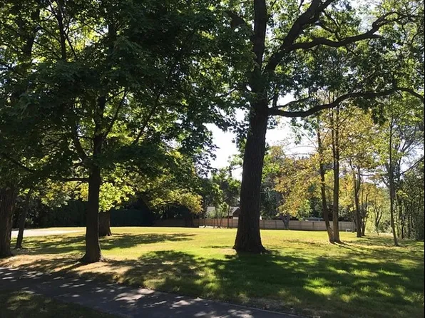 831 Rosemary Rd, Lake Forest, IL 60045