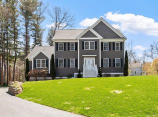 16-16 Boutwell St #R, Wilmington, MA 01887