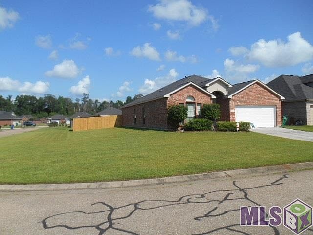 1st image of 26385 Feliciana Dr