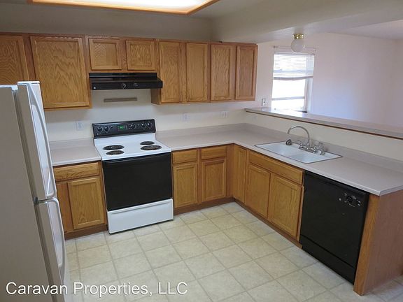5th image of 824 Regent Ct