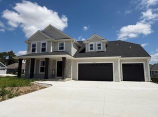 W238N5550 Cobblestone Ct, Sussex, WI 53089