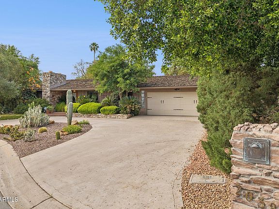 3rd image of 2038 E SOLANO Drive