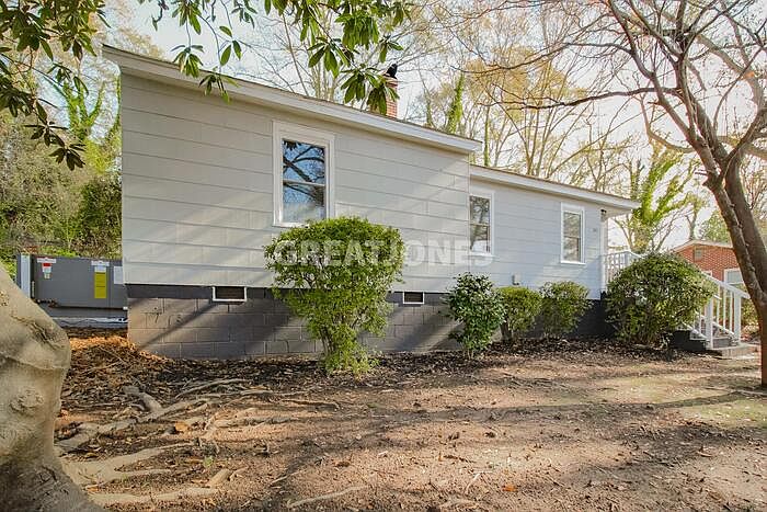 1st image of 241 Caulder Cir
