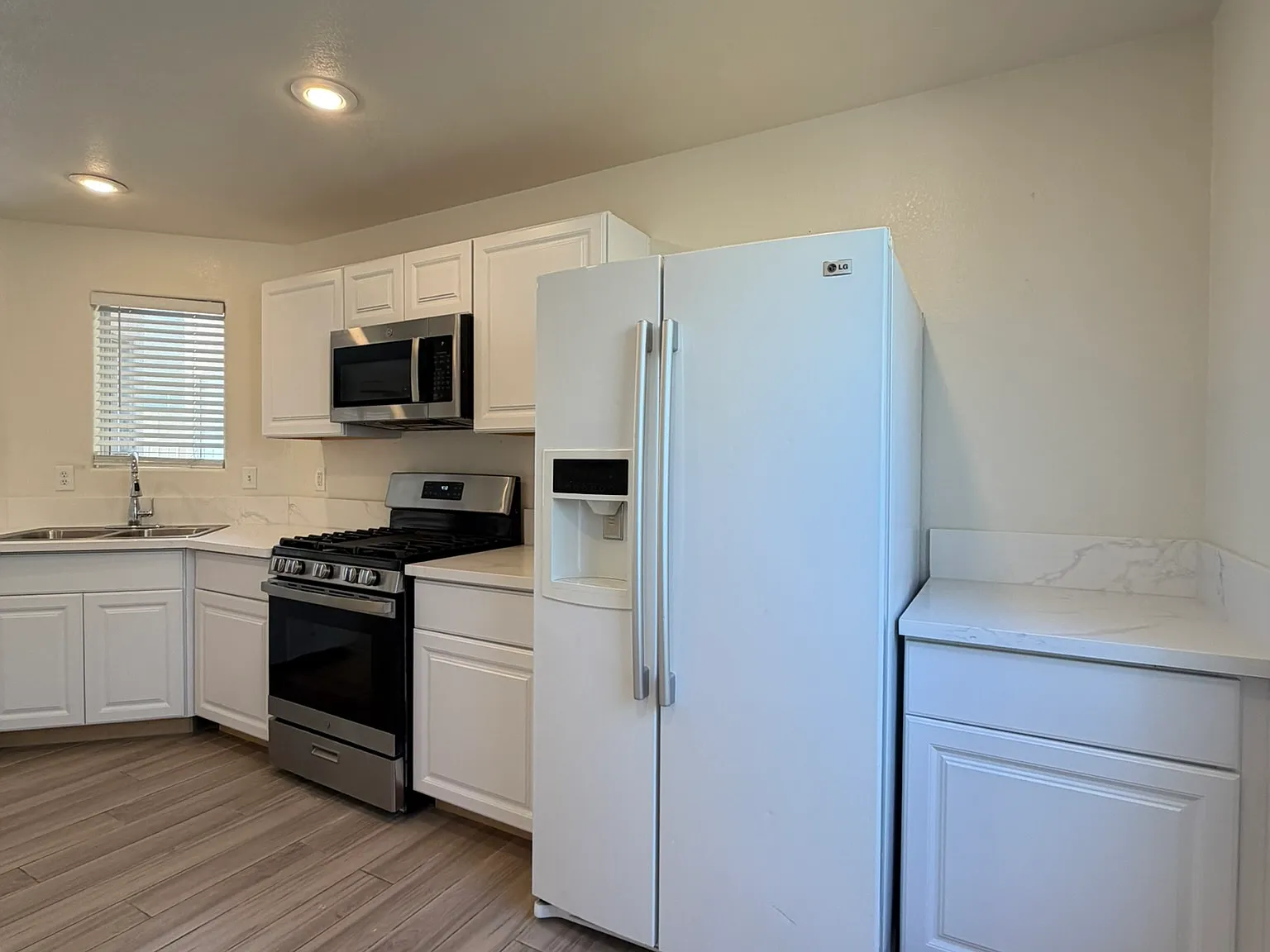 4 bed, 2.5 bath, 1541 sqft, $1,950 — Photo 4