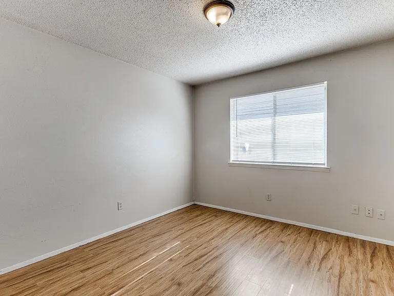 7406 Amherst Dr #B — Photo 8