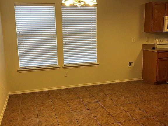 5th image of 2904 Bluffs Ct