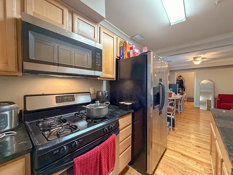 2615 4th St NE #204 — Photo 10