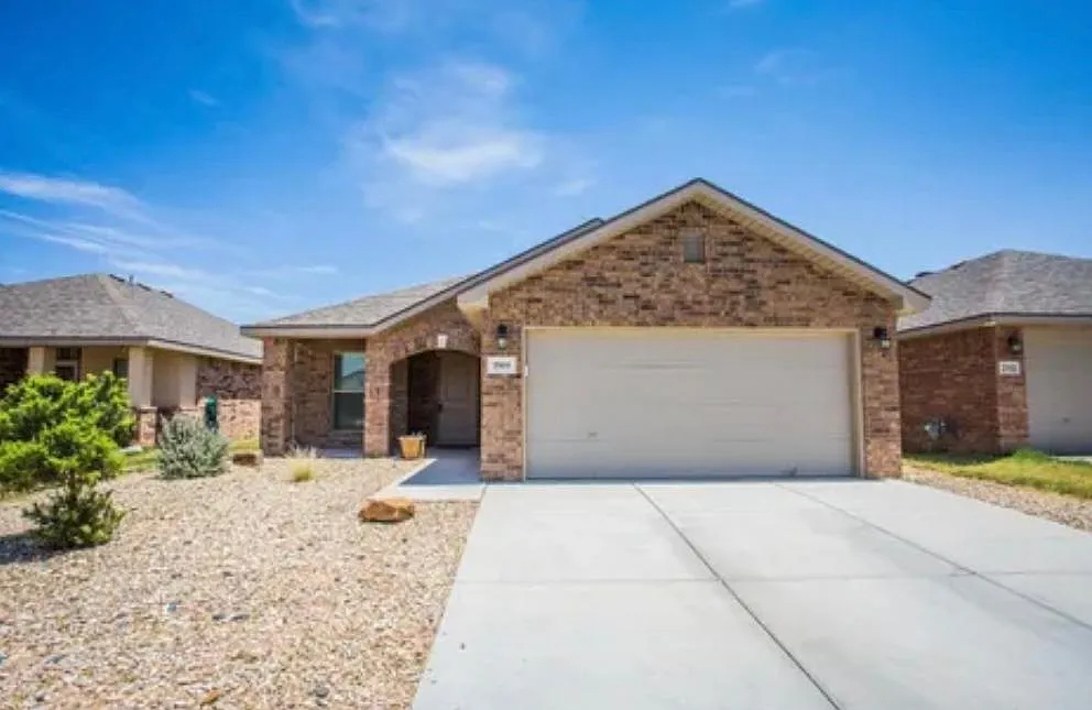 3 bed, 1481 sqft, $1,700 — Photo 1