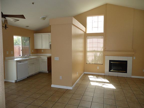 3rd image of 16326 Avenida De Loring