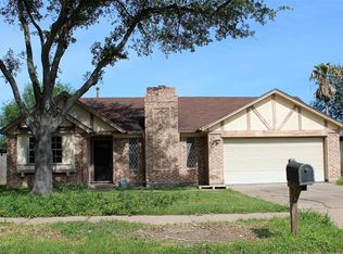 3707 Country Rd, Pasadena, TX 77505