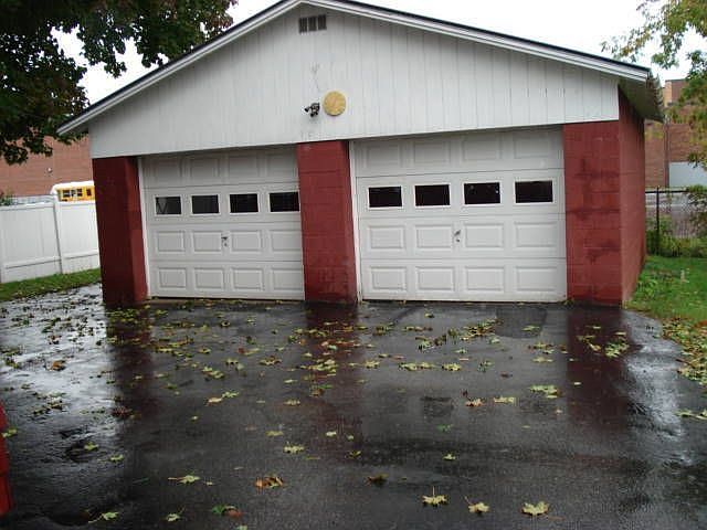 2nd image of 184 2nd Ave