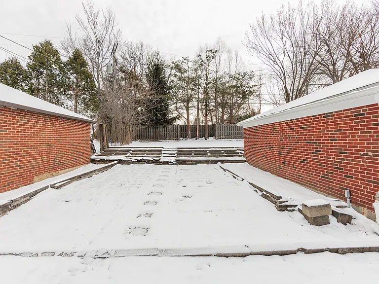 2539 Warrensville Center Rd — Photo 38