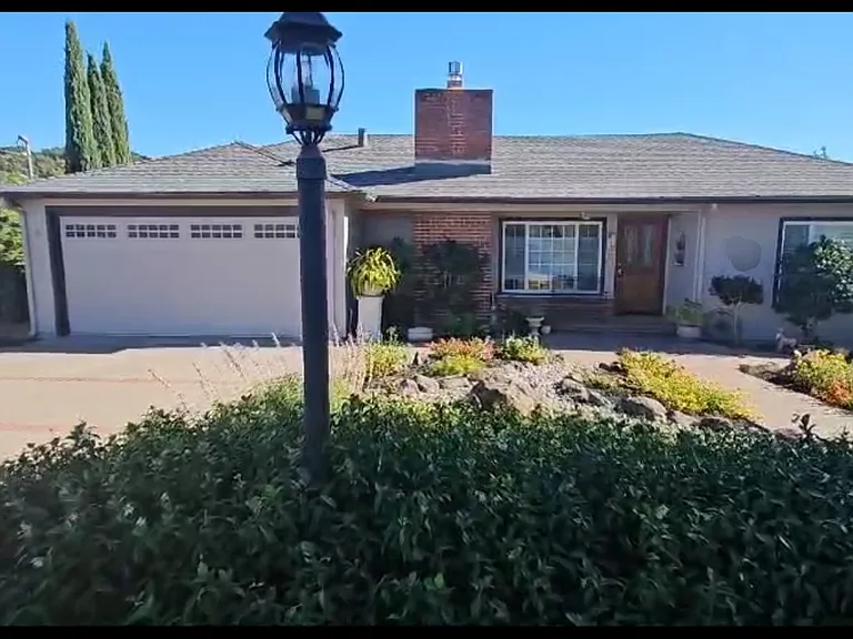 763 Solana Dr — Photo 2
