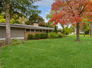 505 S Butterfield Rd, Libertyville, IL 60048