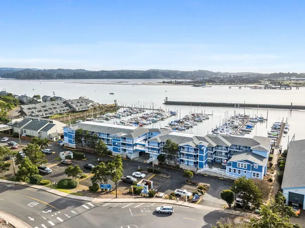 890 SE Bay Blvd #104, Newport, OR 97365