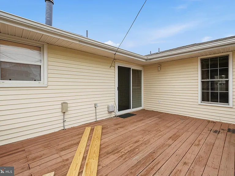 6743 Amherst Rd — Photo 37