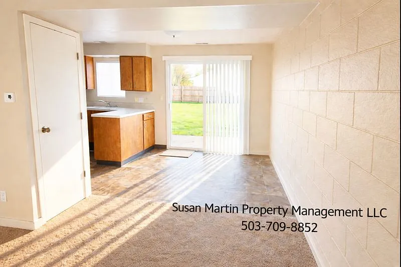 Building Photo - 425 N 9th St #425