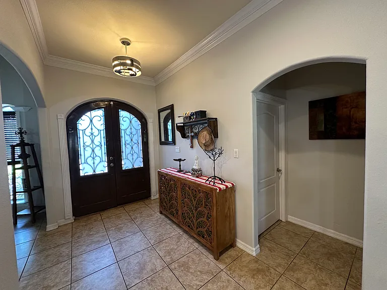 2400 Denton Creek Ave — Photo 9