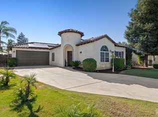 322 Villa Elegante Dr, Bakersfield, CA 93314