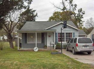 6825 Browning St, Groves, TX 77619