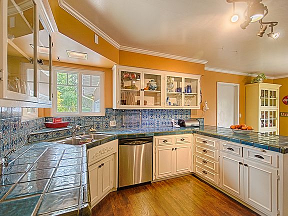5th image of 539 Cathedral Dr