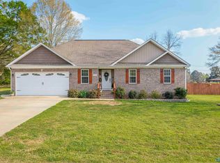 141 Swindall Cir, Rainbow City, AL 35906