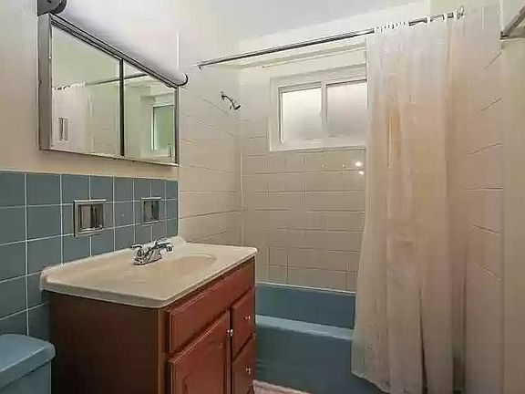 5th image of 1331 W Chase Ave APT 1A