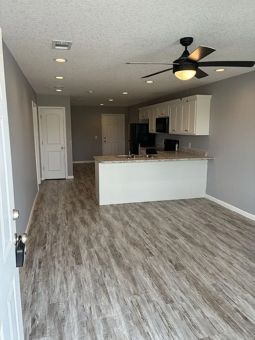 145 Pineview Road — Photo 2