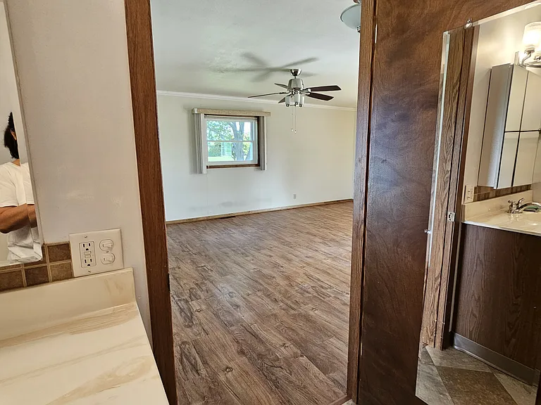 W330N9225 W Shore Dr — Photo 20
