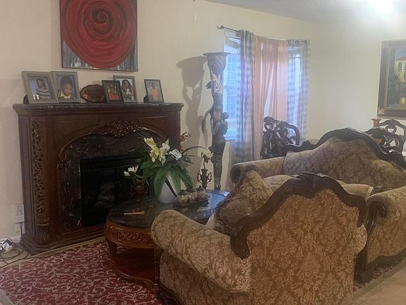 4th image of 433 Gazetta Way